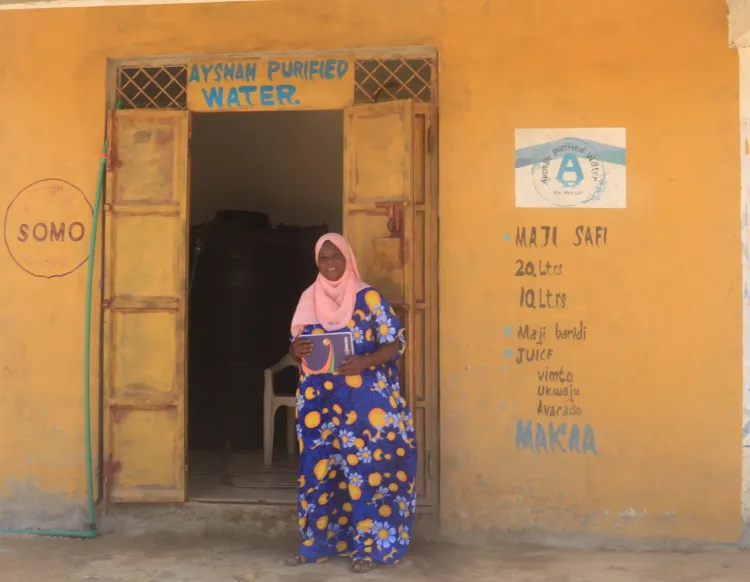     Die Mission einer jungen Unternehmerin: Wie Aiducation Aishas Durchbruch für sauberes Wasser in Mombasa möglich machte 